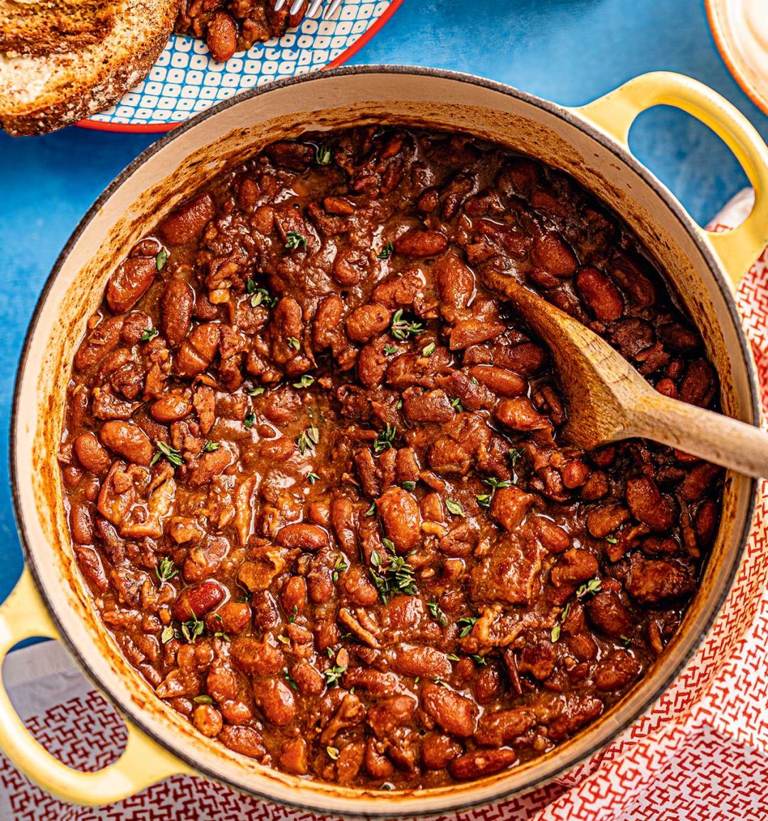 Boston baked beans with coffee and maple syrup