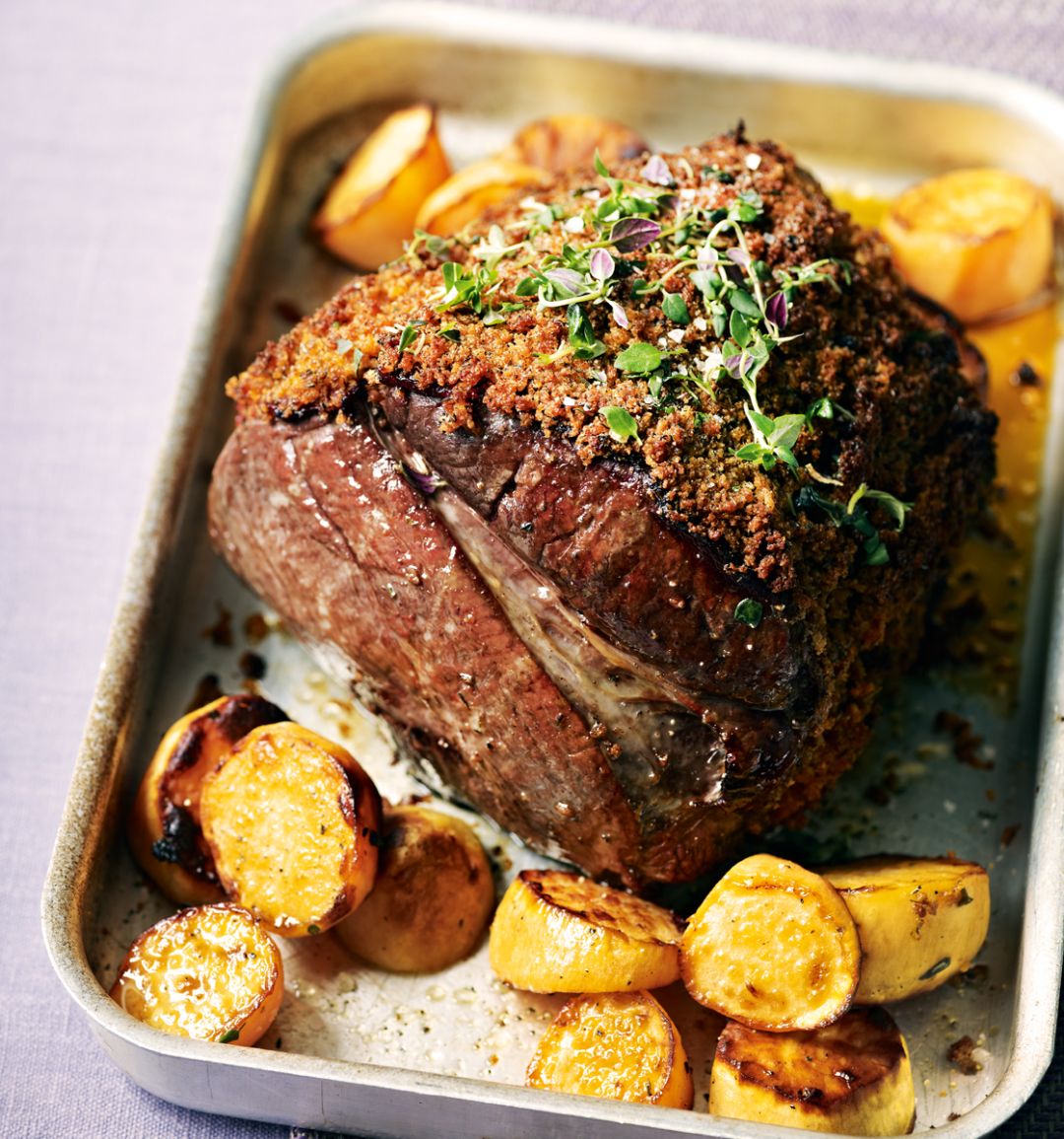 Roast beef with a paprika and thyme crust