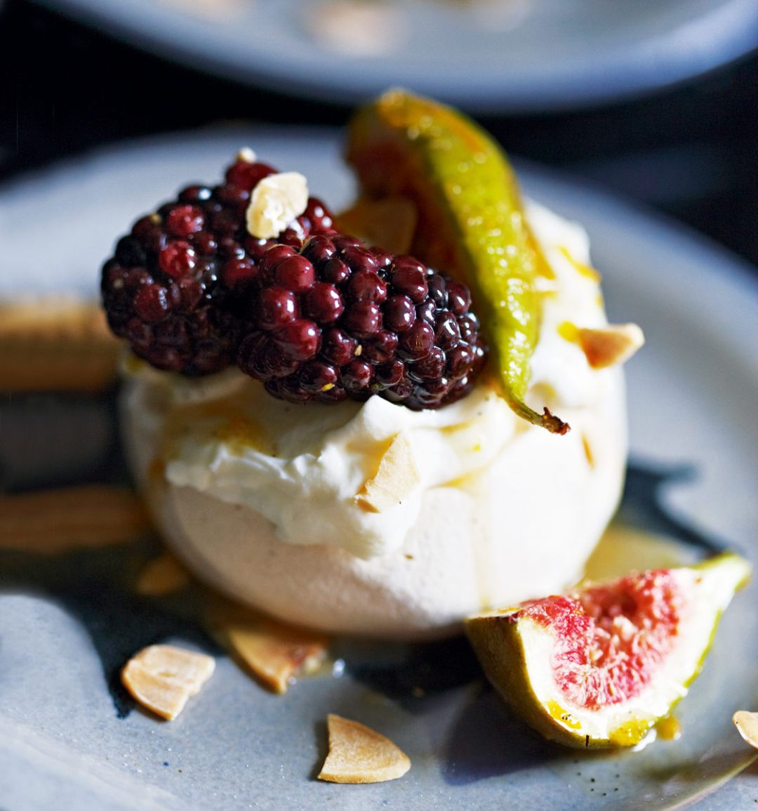 Spiced winter fruit meringues