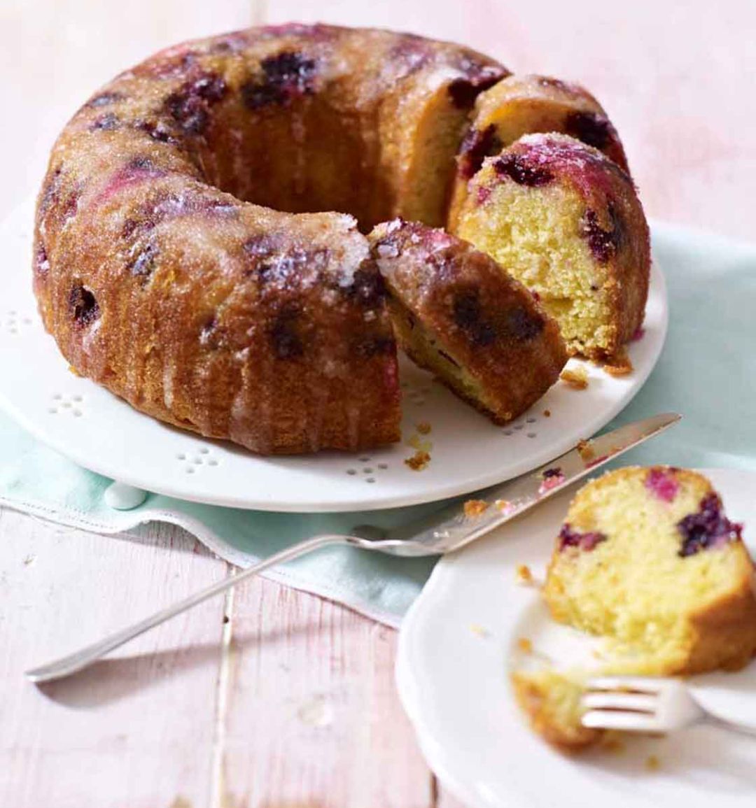 Lime and blueberry ring drizzle cake 