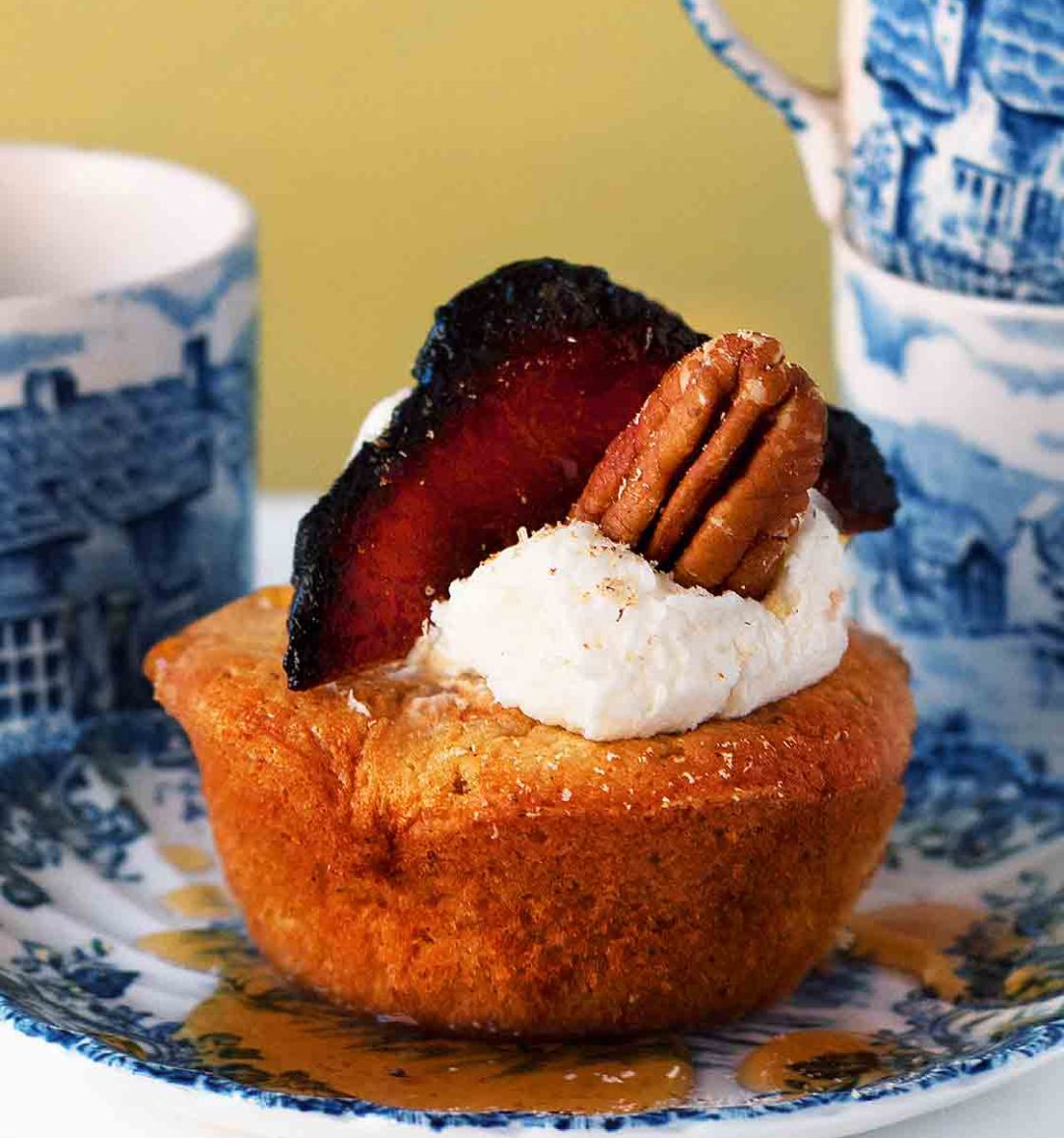 Bacon and maple syrup tea cakes