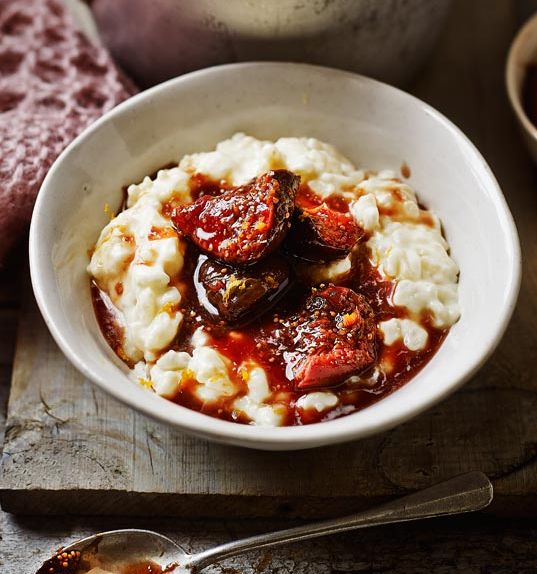 Stove-top rice pudding with fig compote