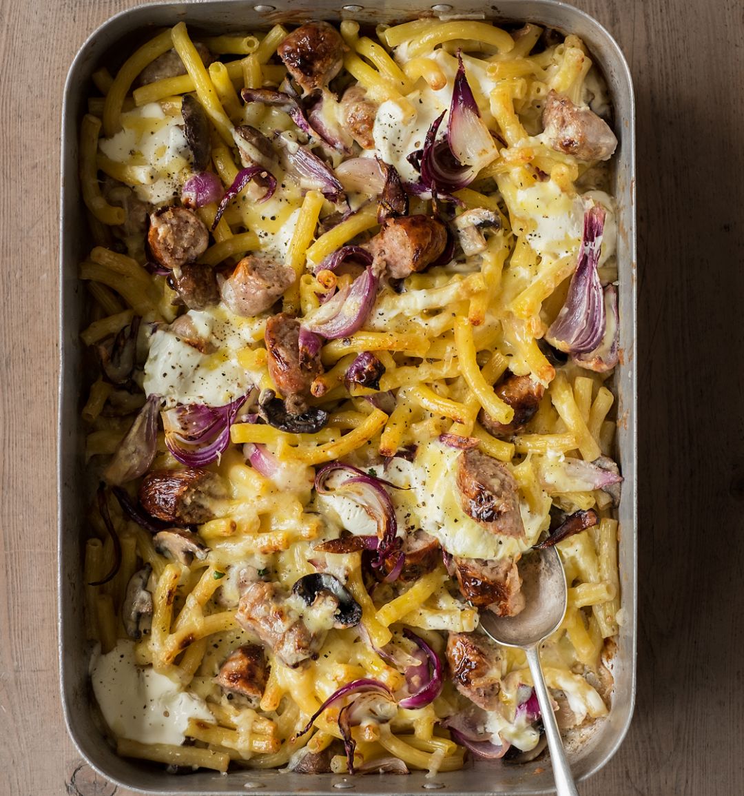 Sausage, cheddar and mushroom pasta bake 
