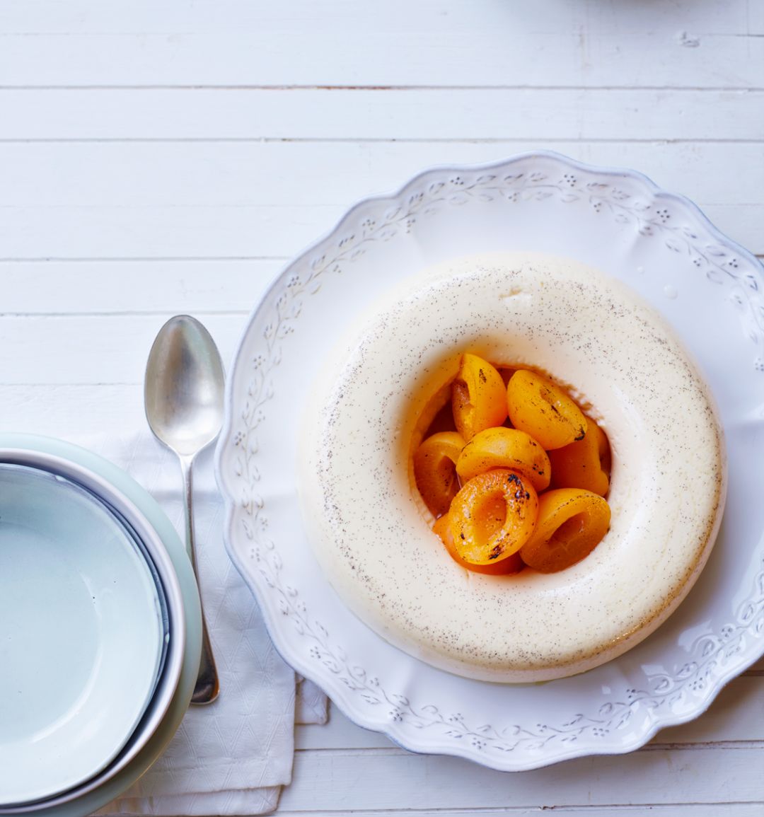 Vanilla baked cream with poached apricots