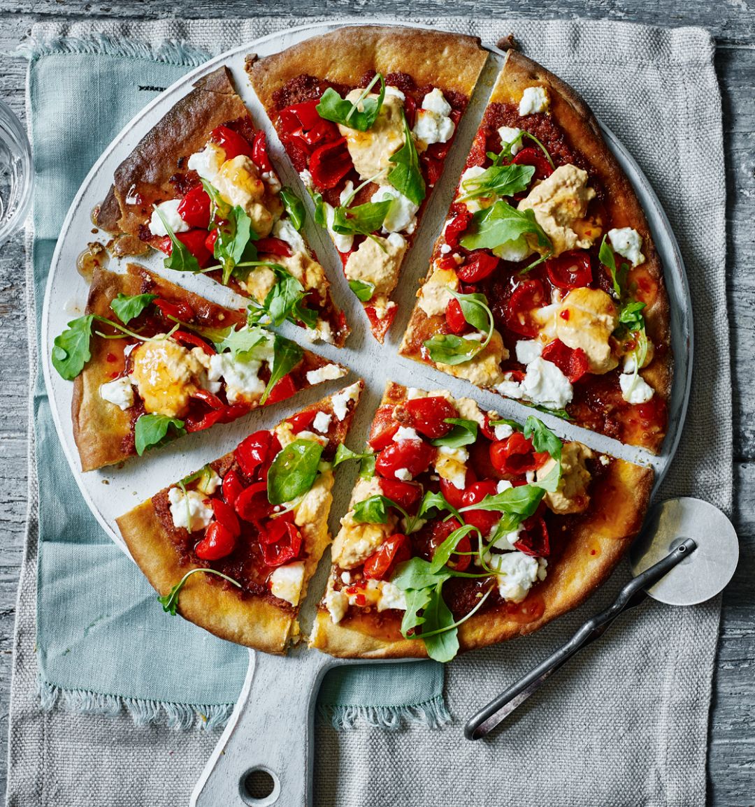 Houmous, pepper, goats’ cheese and sweet chilli pizza