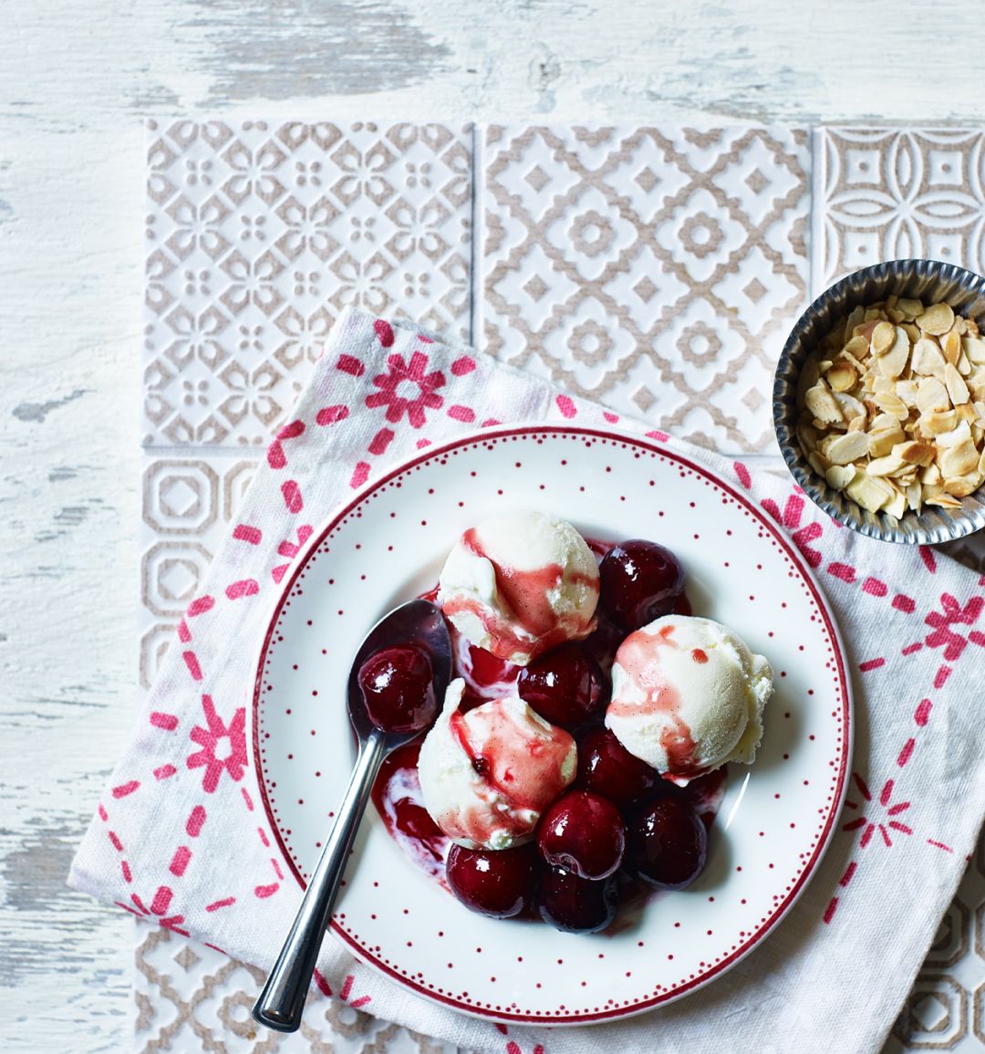 Cherries with bourbon and vanilla