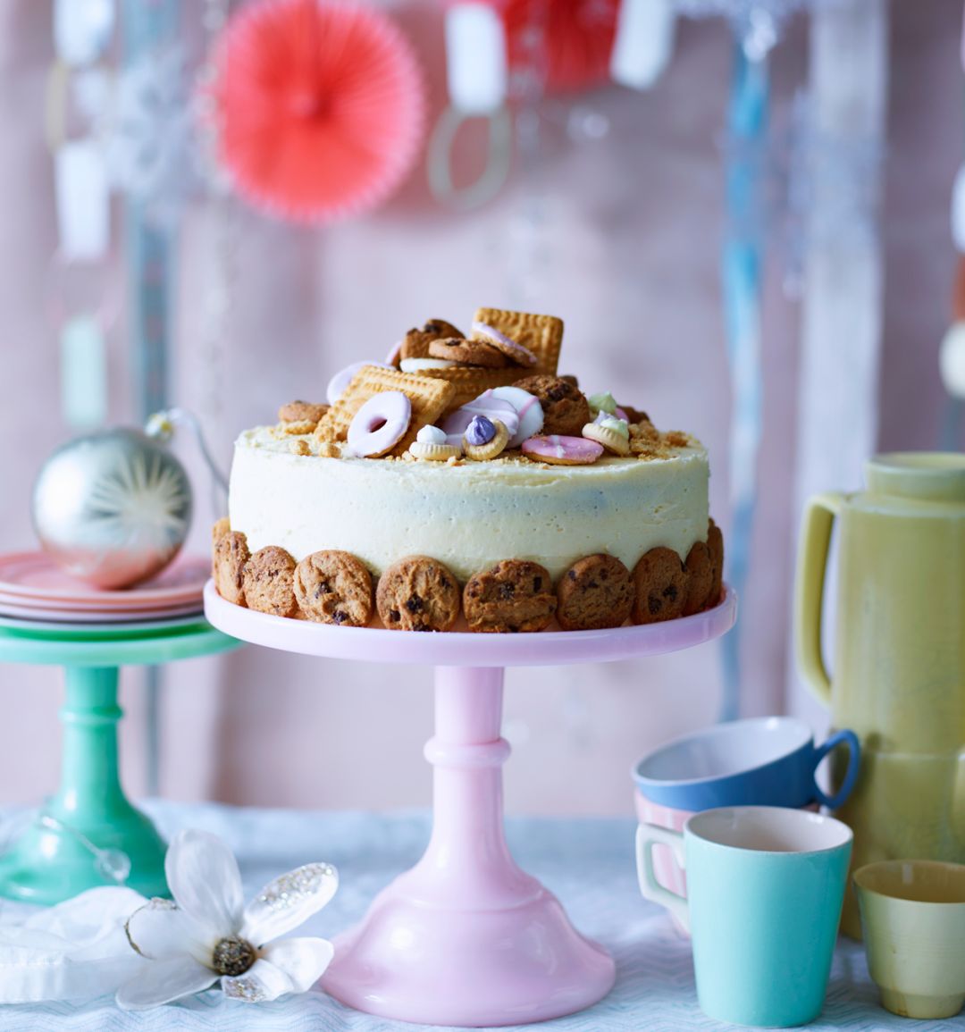 Milk and cookies cake