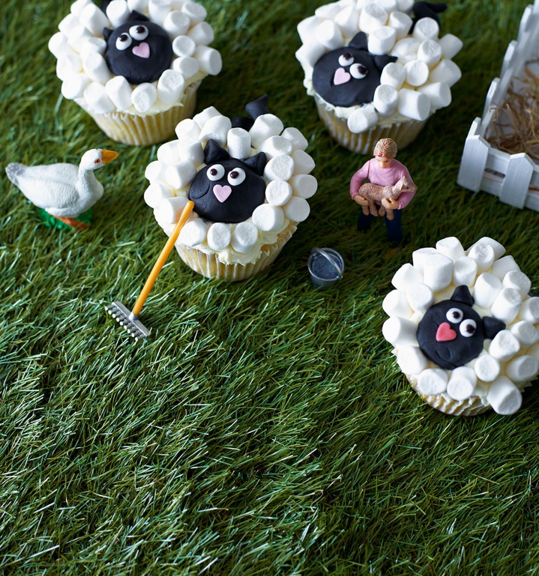 Marshmallow sheep cupcakes 