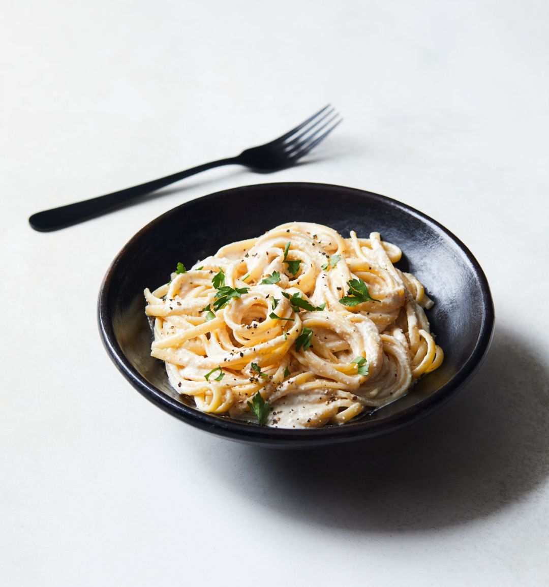 Linguine with walnut sauce