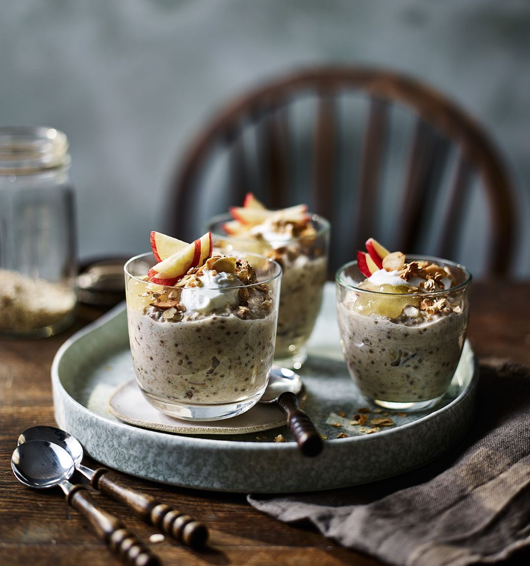 Apple crumble overnight oats