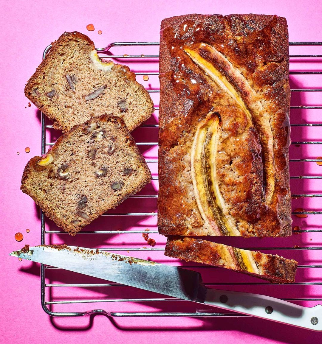 Cinnamon banana bread with lemon sugar cubes
