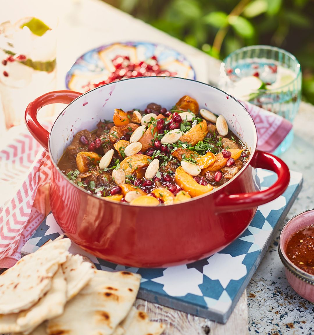 Fruity lamb with honey and almonds