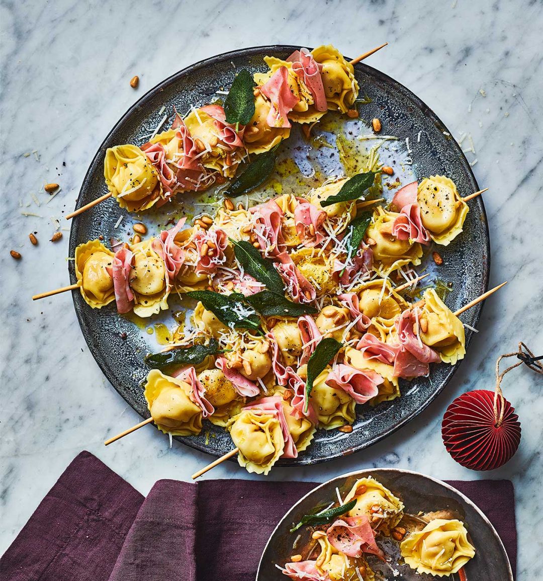 Cheesy tortelloni skewers
