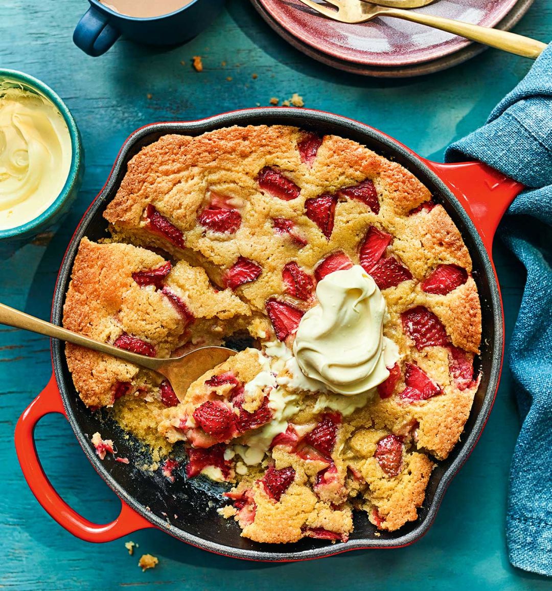 Strawberries and cream frying pan cookie 