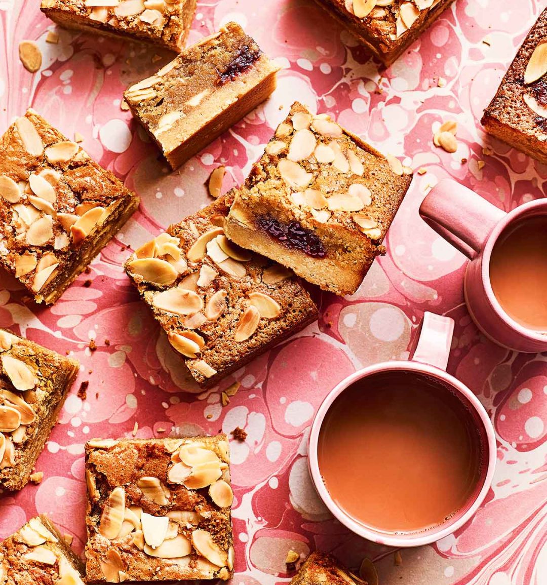 Bakewell blondies