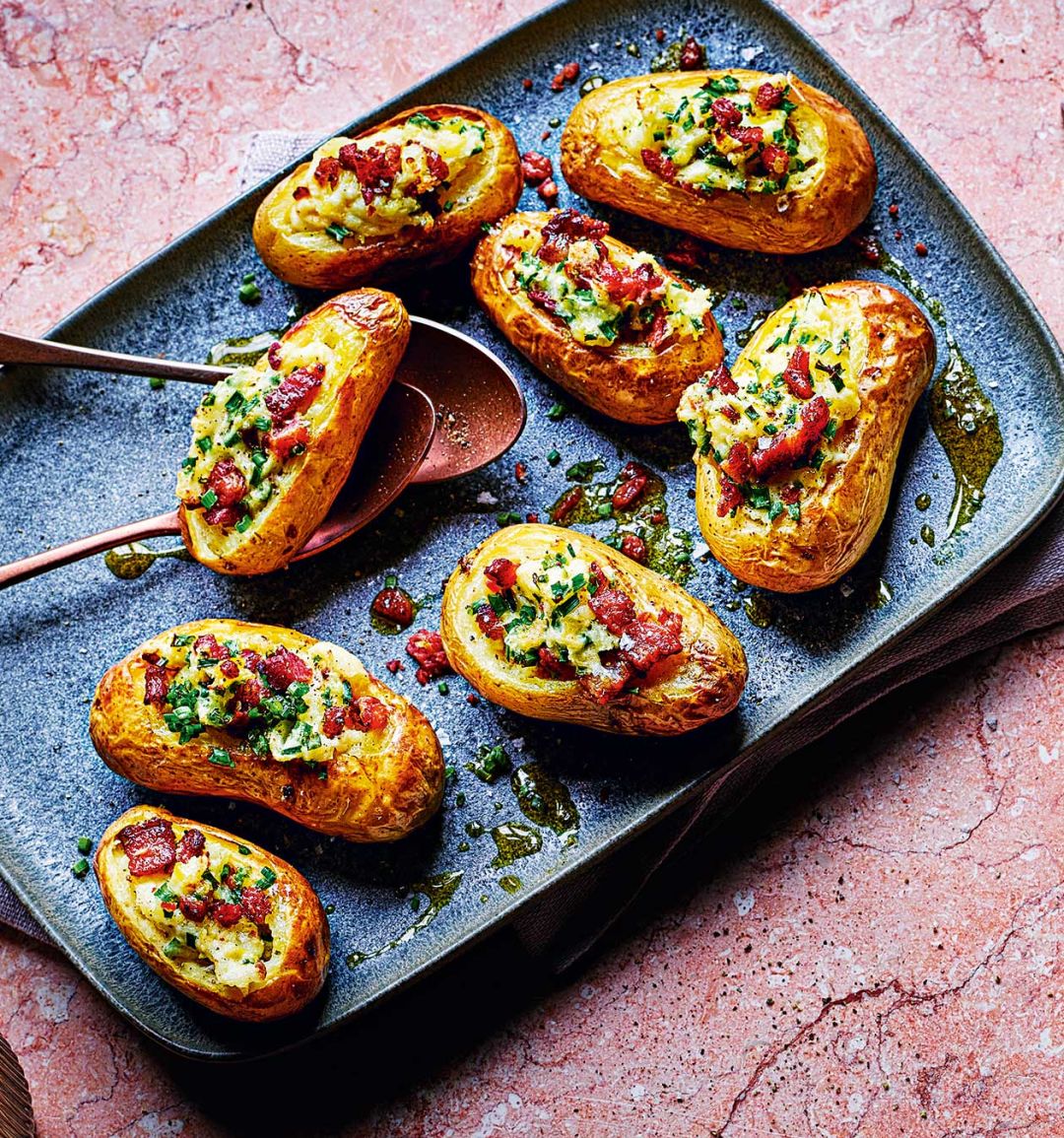 Mini jacket potatoes with bacon, sourced cream and chives
