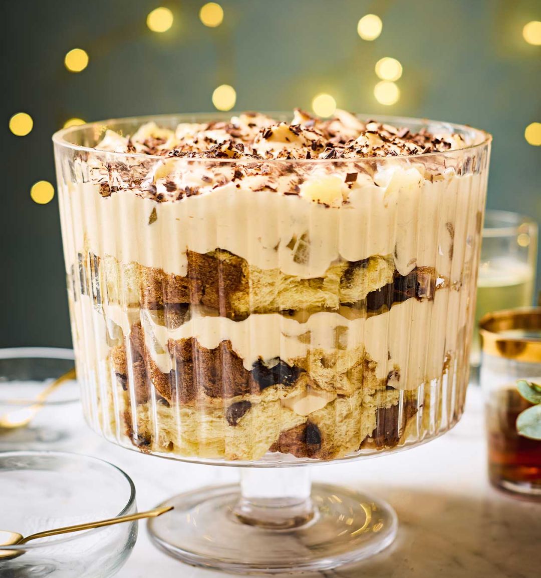 Panettone with zabaglione custard and pears