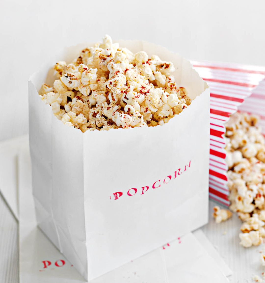 Spiced cheesy popcorn