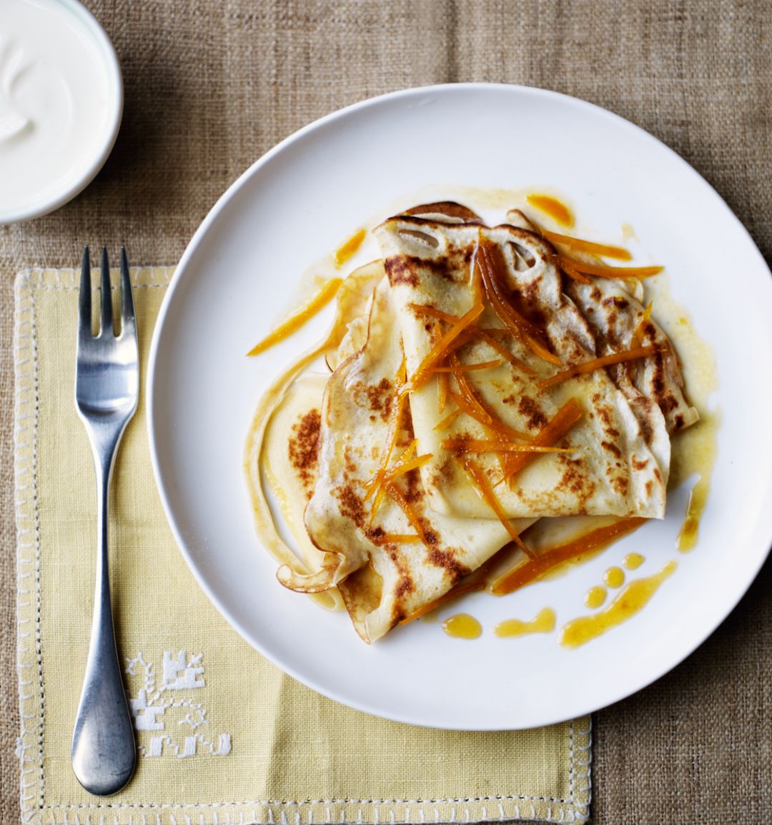 Pancakes with blood oranges and Greek yogurt 