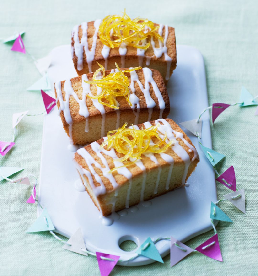 Mini lemon and coconut cakes 