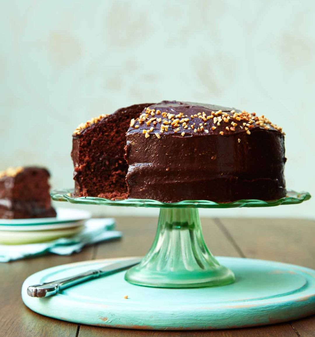 Vegan fudgy chocolate cake