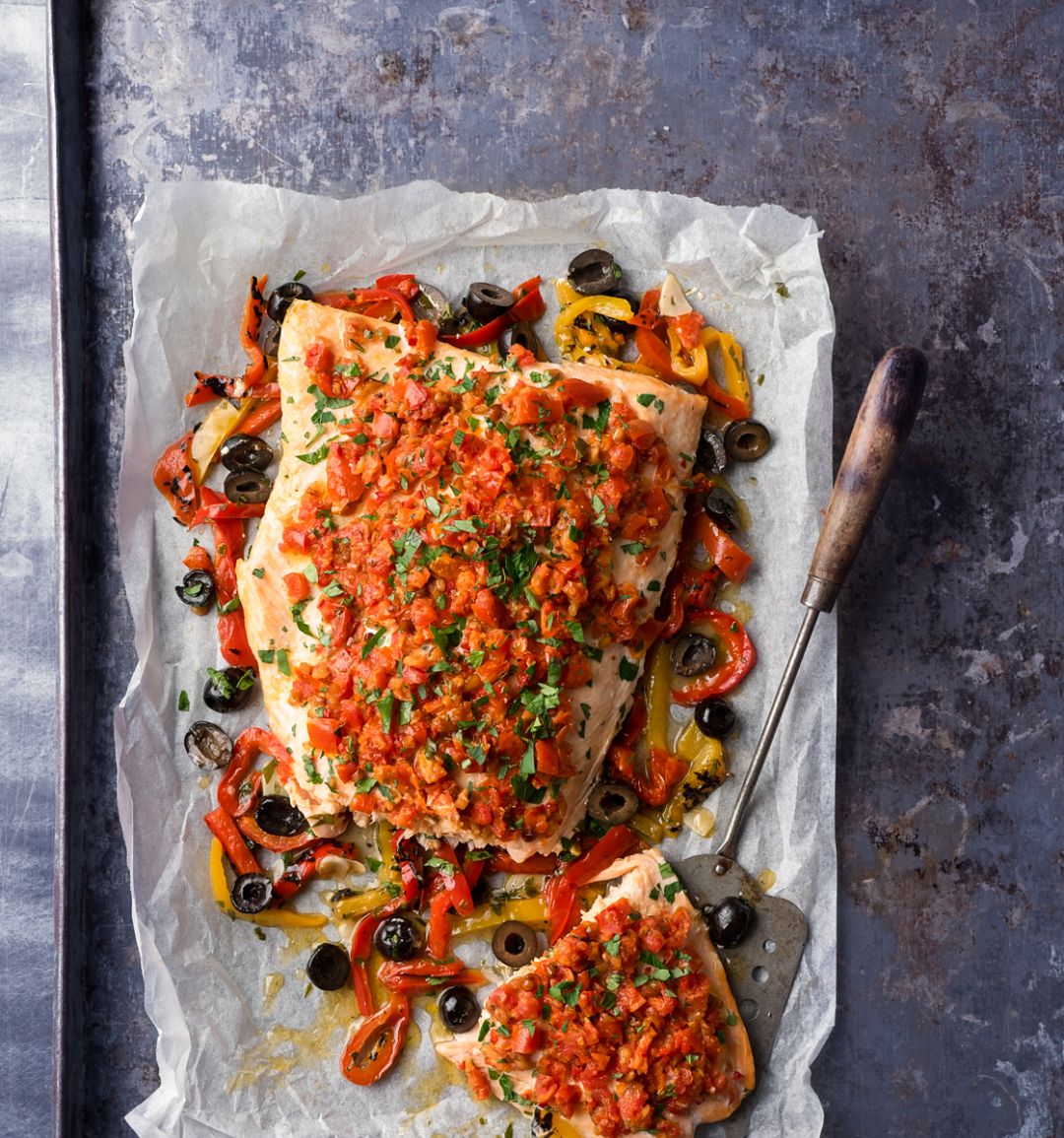 Tomato pesto and pepper salmon