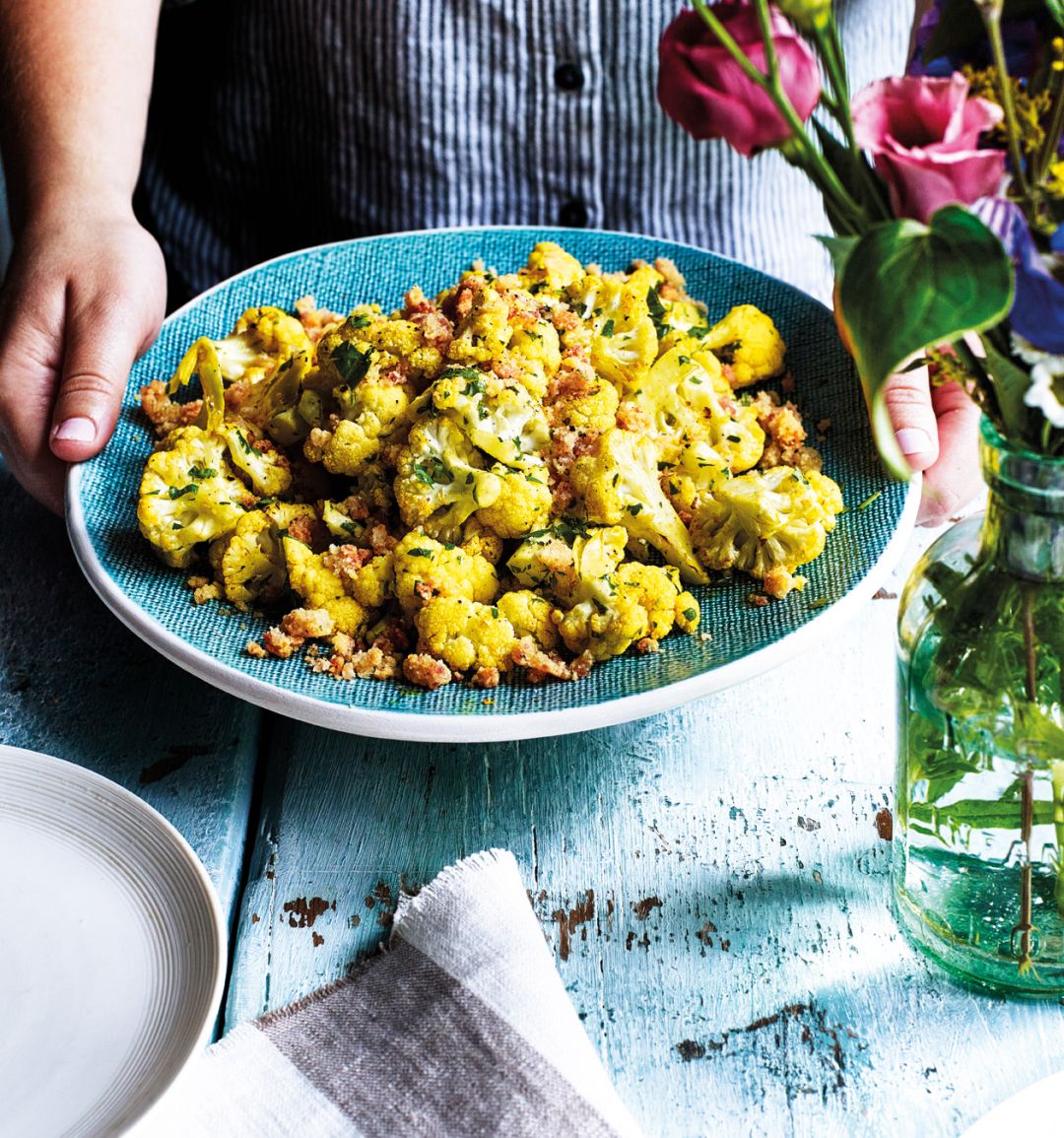 Roasted cauliflower with bacon crumble 