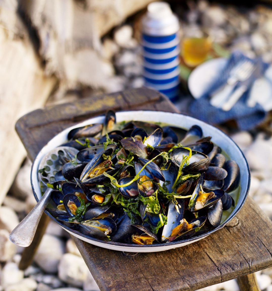 Cider and watercress mussels
