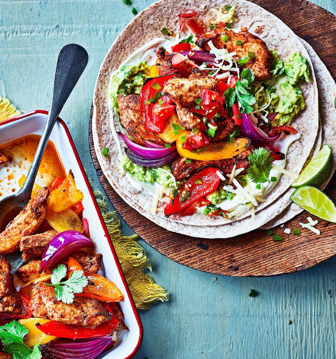 Chicken fajita traybake