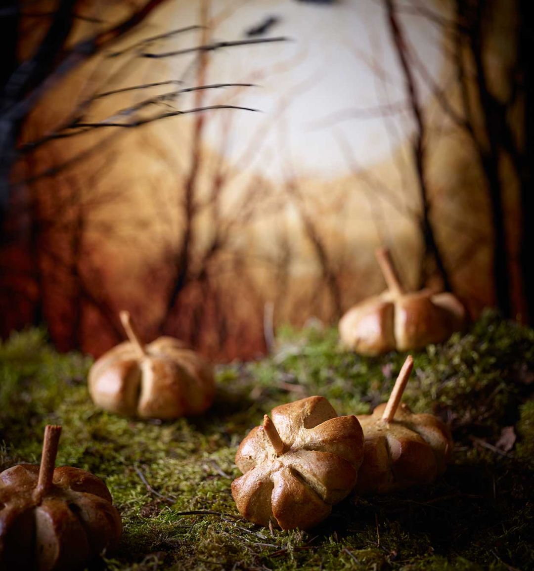 Spiced pumpkin rolls