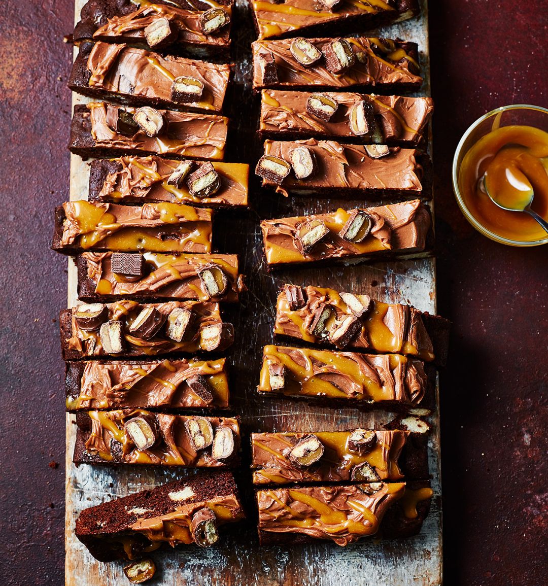 Twix traybake