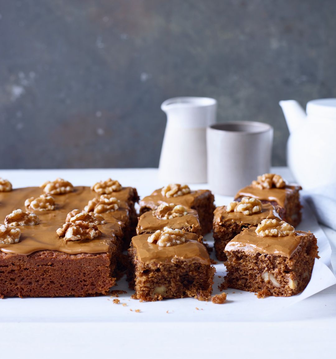 Coffee & walnut traybake