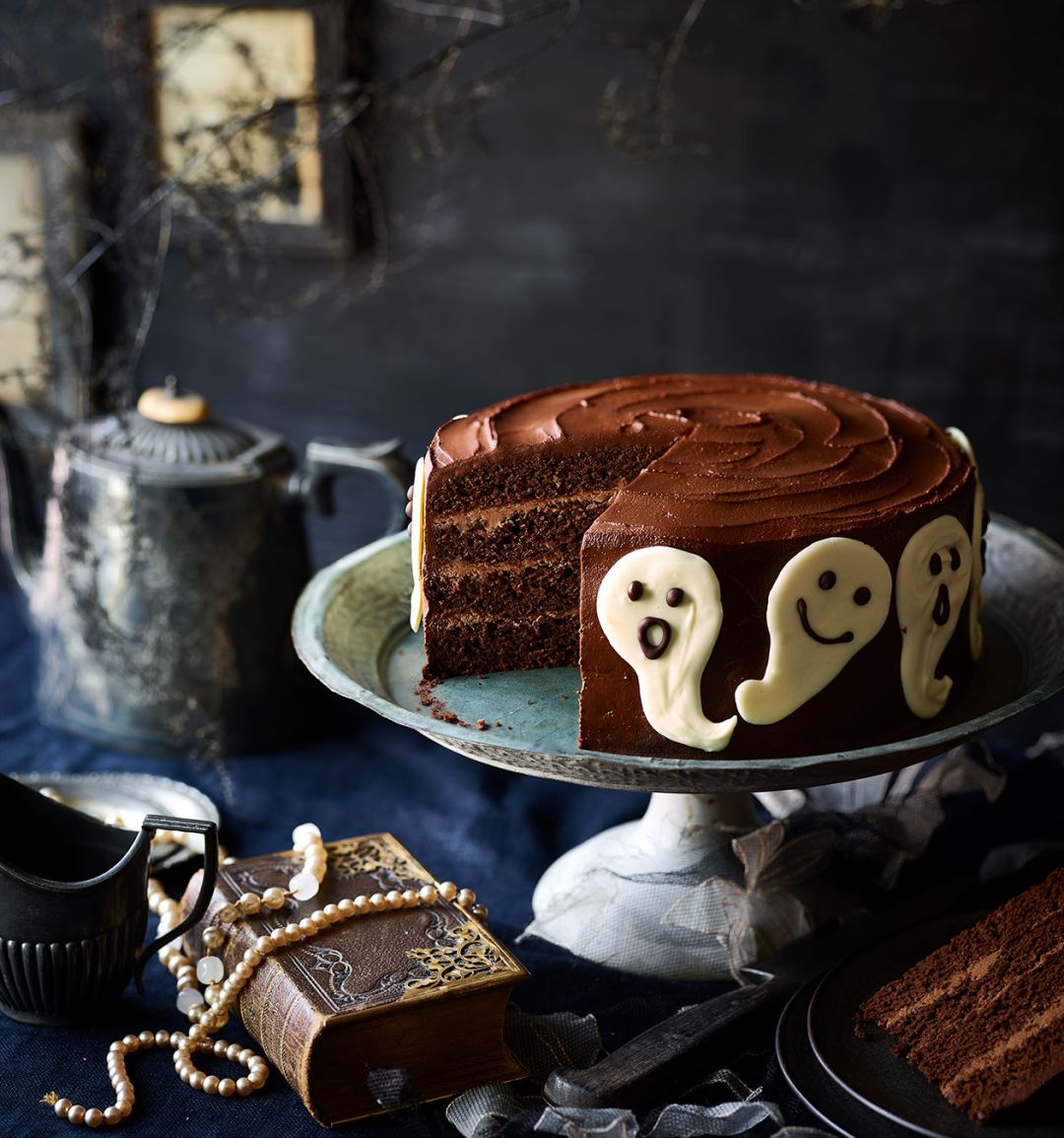Spiced chocolate ghost cake