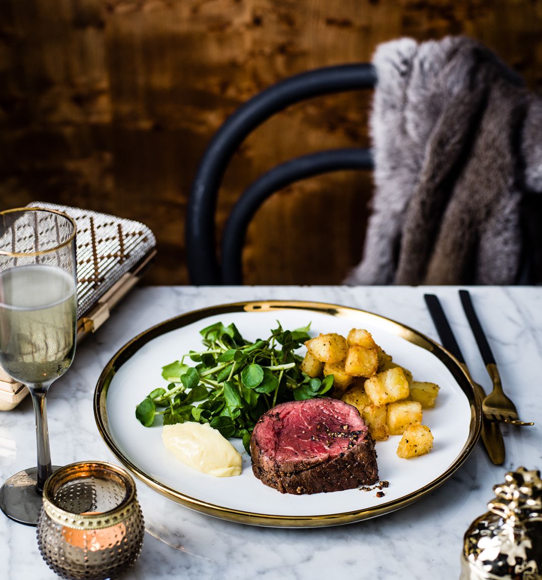 Peppered beef fillet with truffle mayo