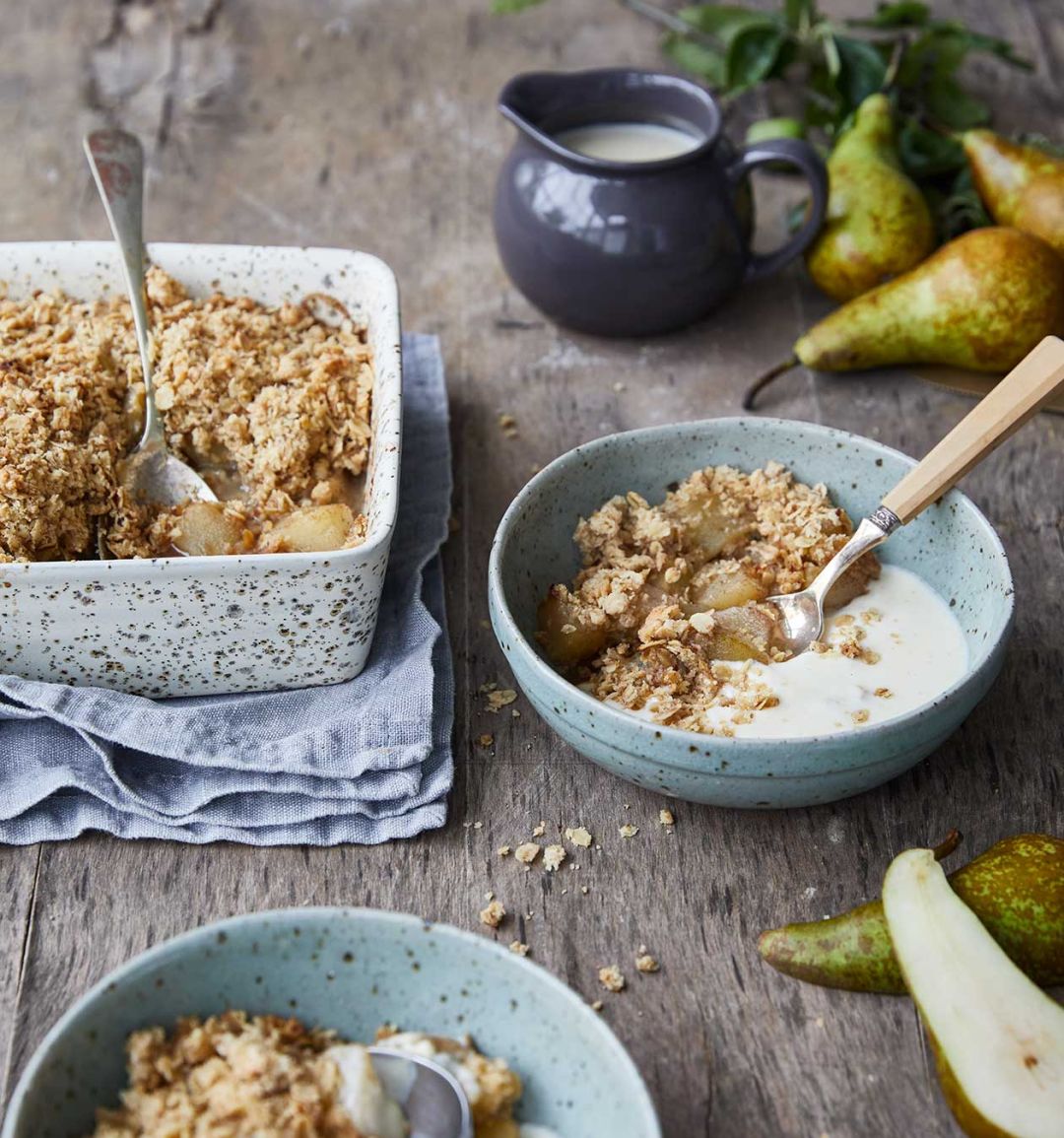 Spiced pear cider crumble