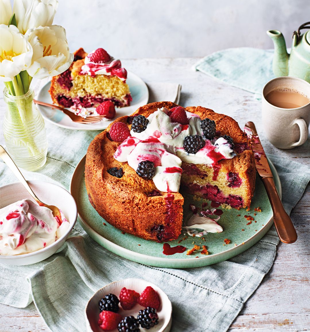 Berry bakewell cake