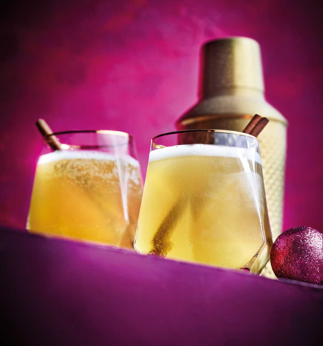 Cinnamon whisky fizz