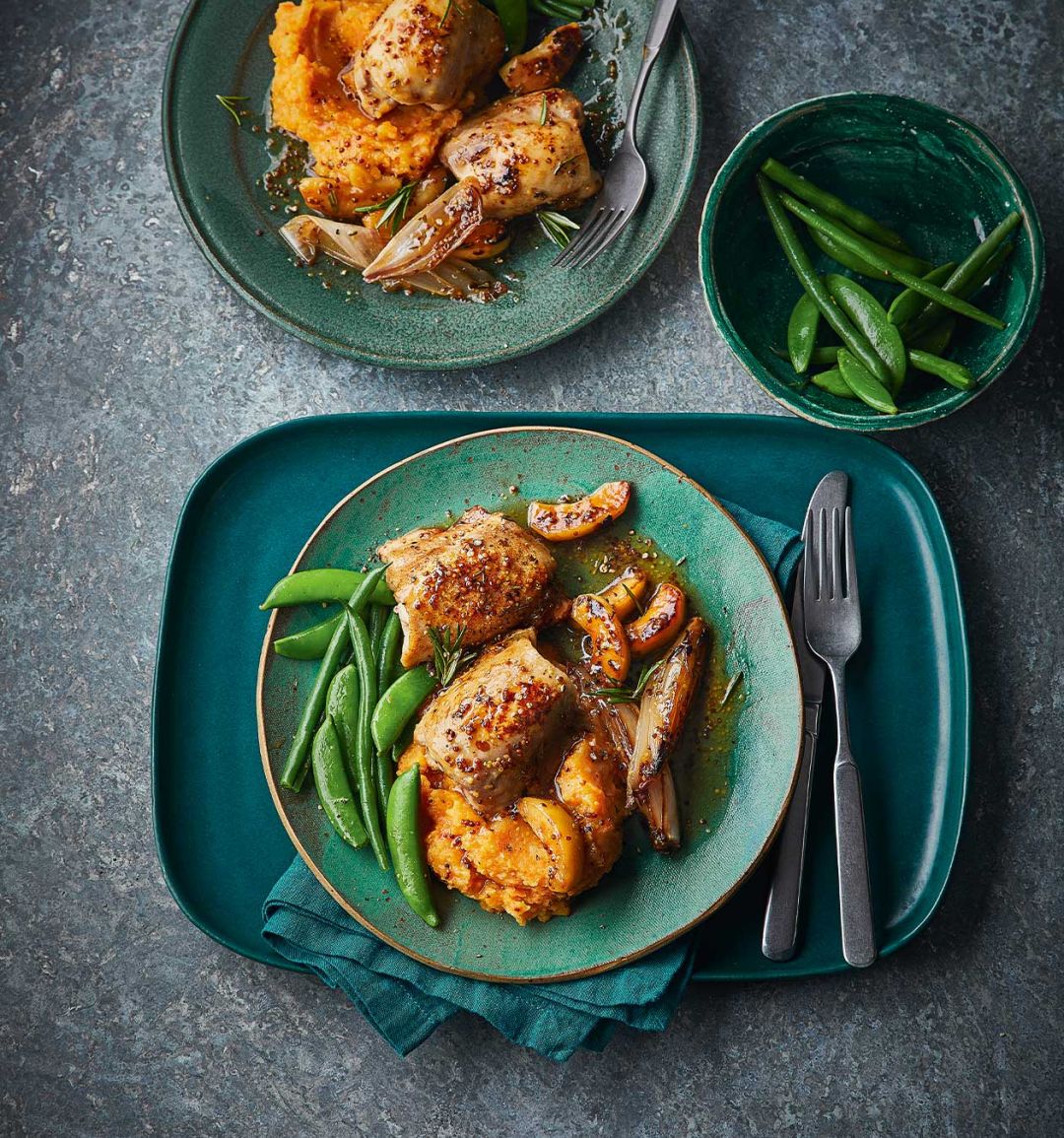 Honey-mustard chicken and apples