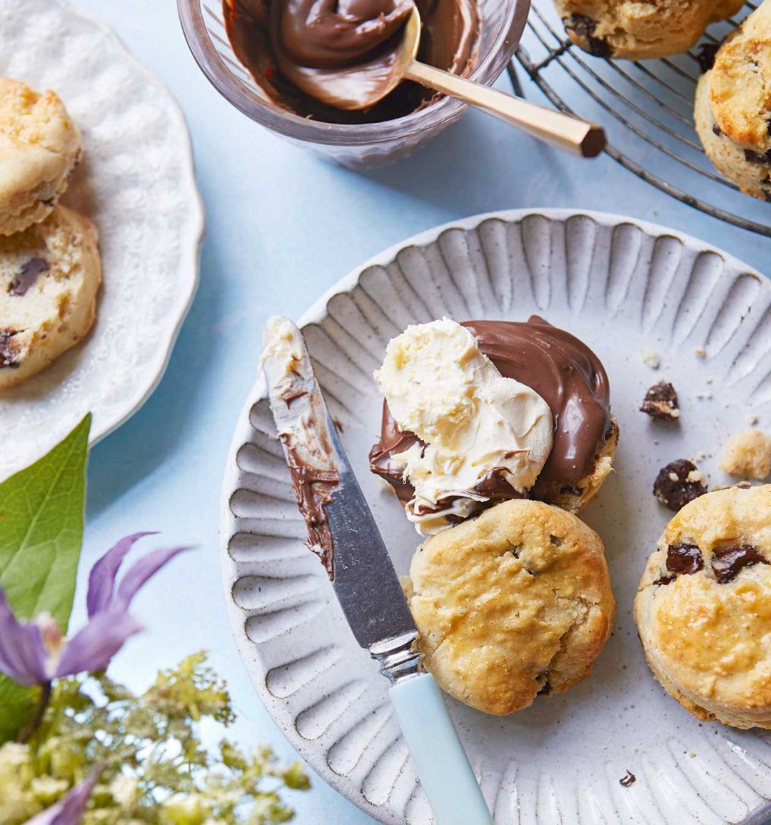 Gluten-free choc-chip scones 