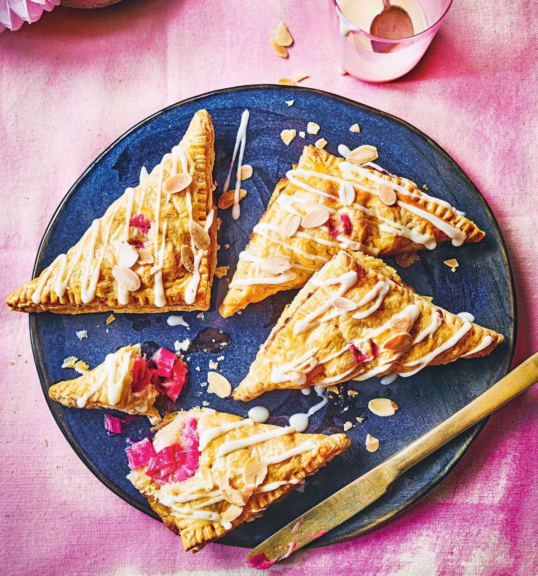 Rhubarb and frangipane hand pies 