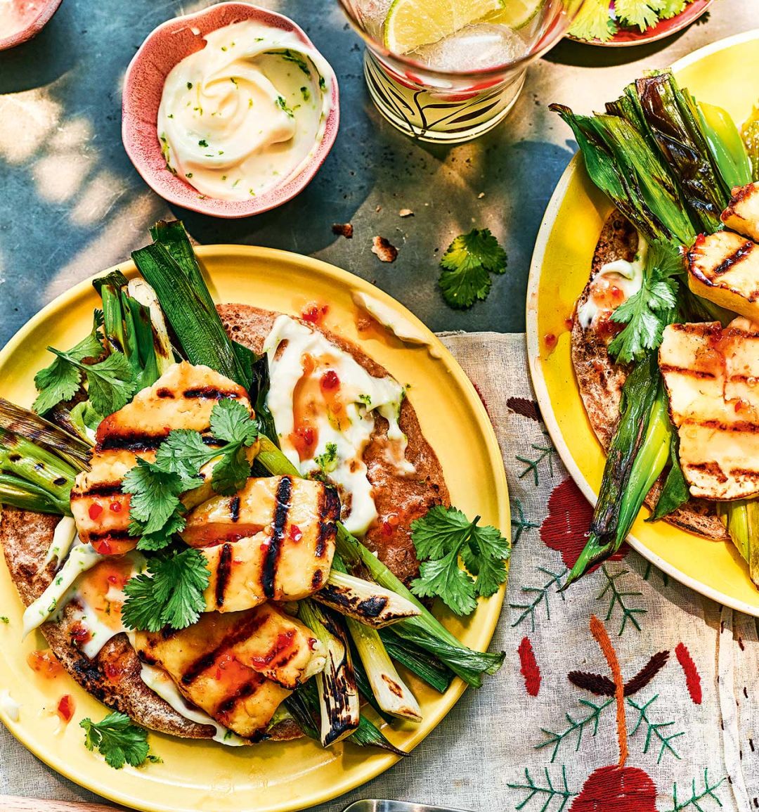 Sticky sweet chilli halloumi wraps