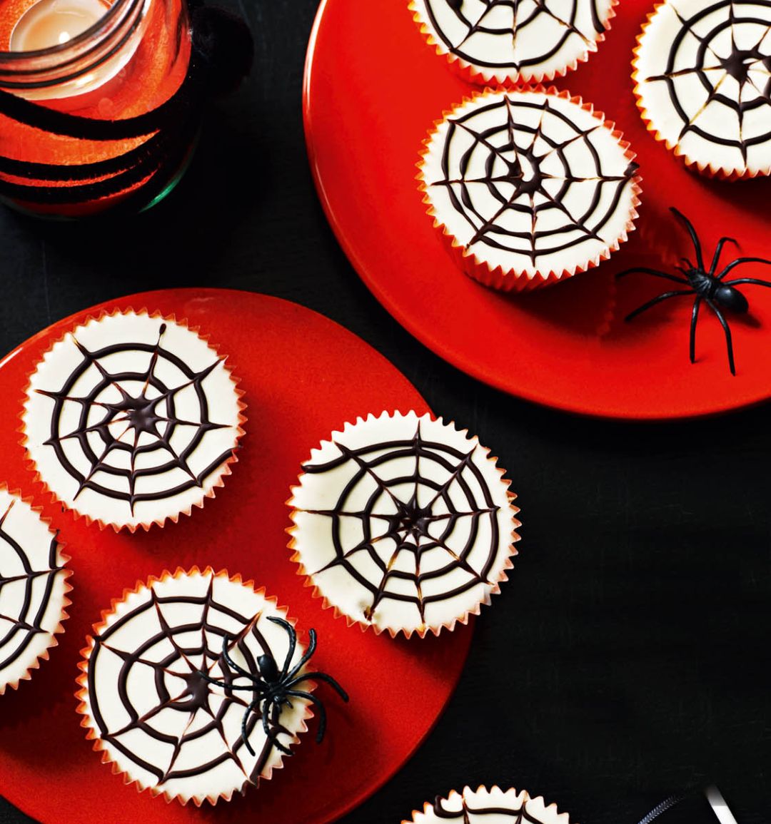 Lemon cheesecake spider webs