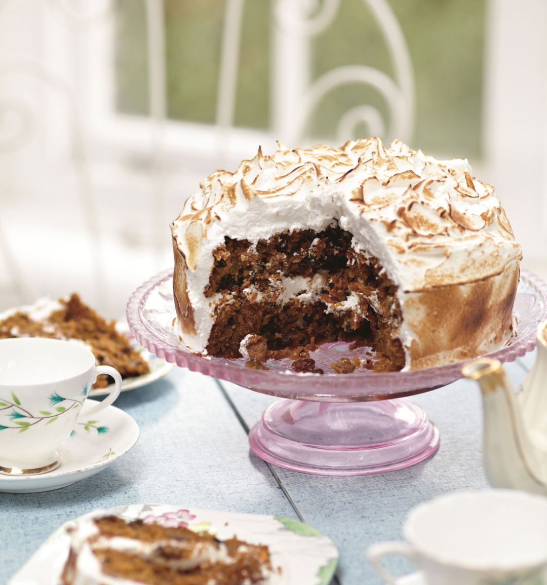 Skinny carrot meringue cake