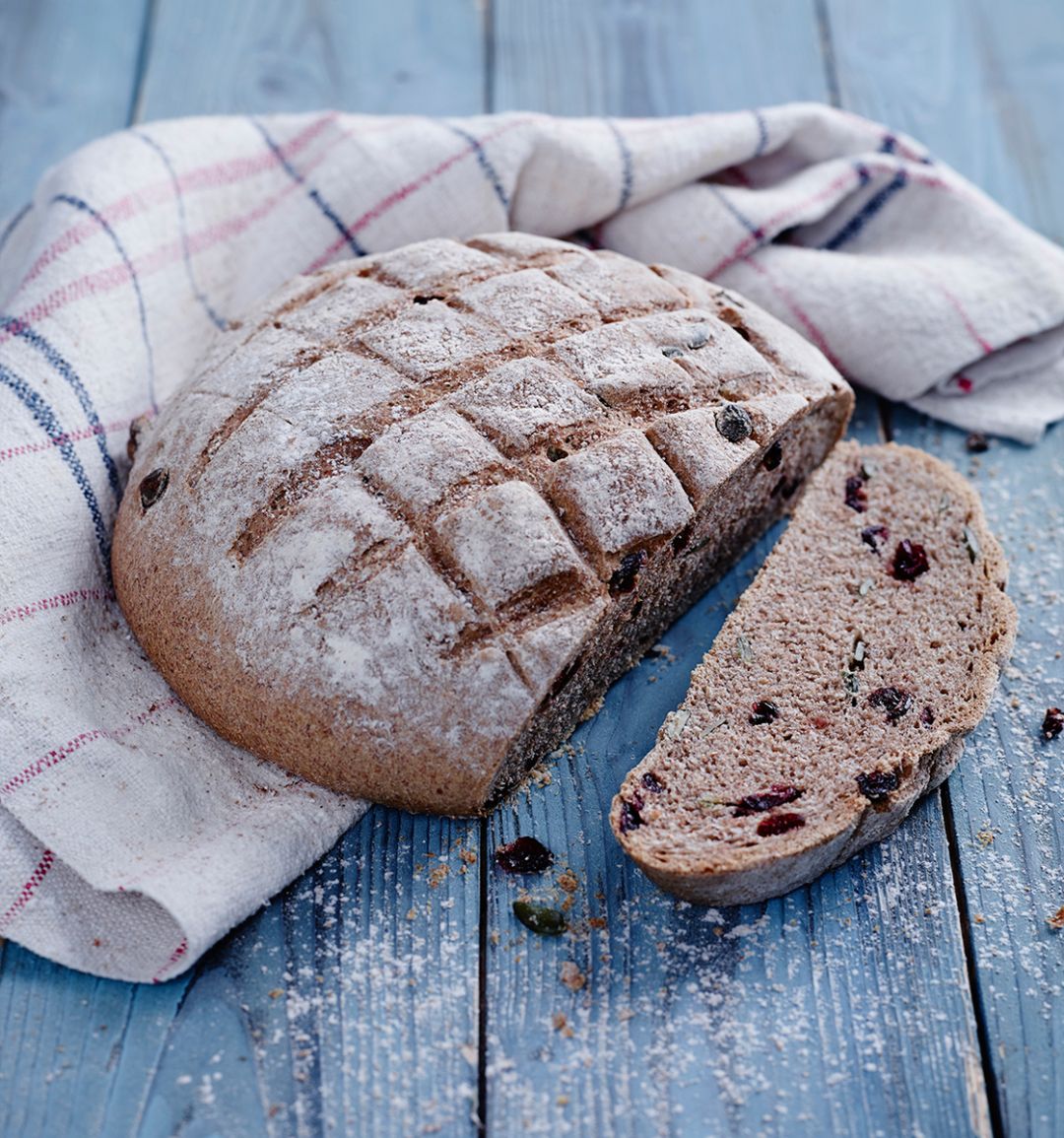 Cranberry and pumpkin seed cobb