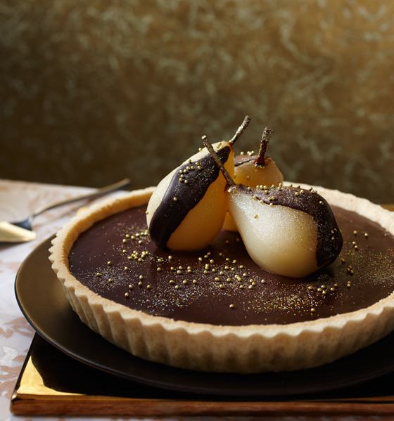 Chocolate tart with Muscat pears