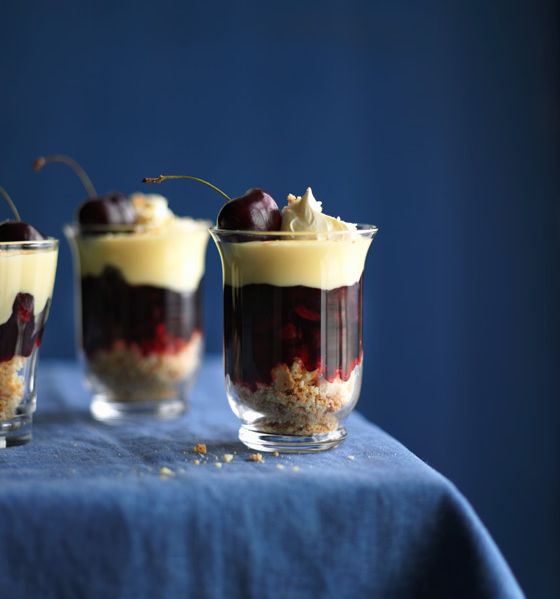Cherry amaretti trifles