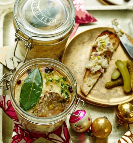 Chicken and pistachio pâté pots