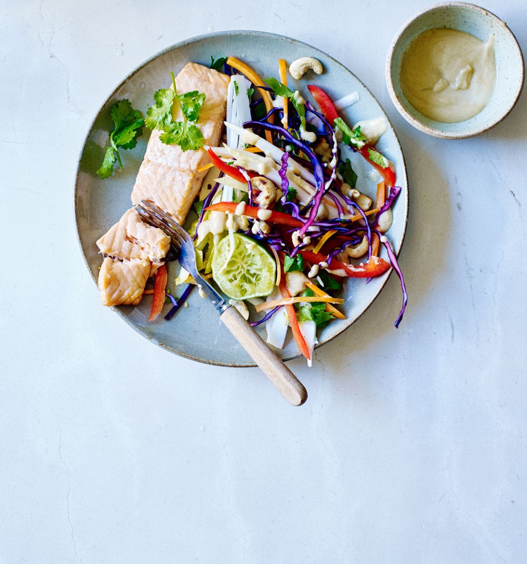 Salmon fillet with Asian slaw