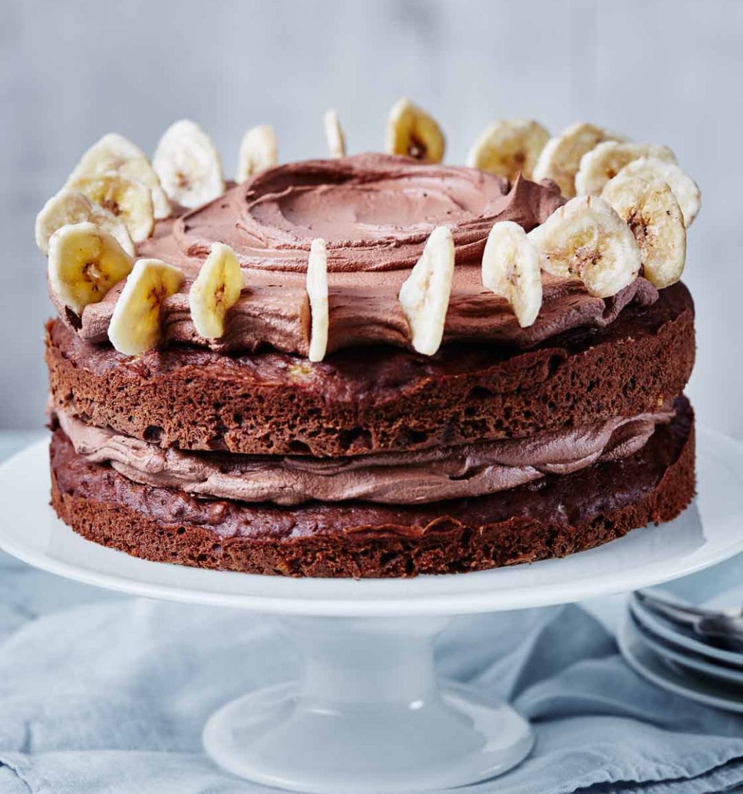 Reduced-sugar chocolate and banana cake