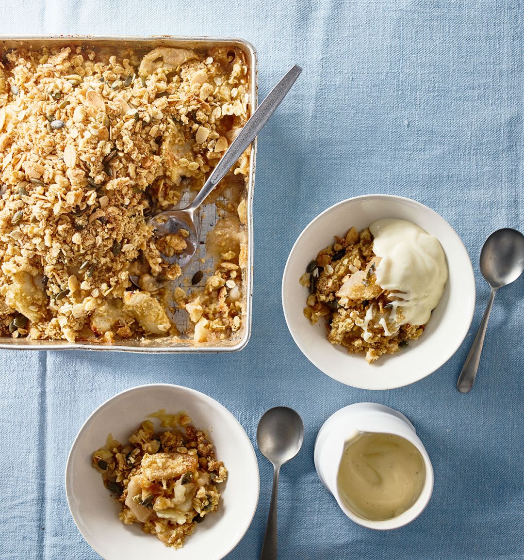 Apple and almond crumble
